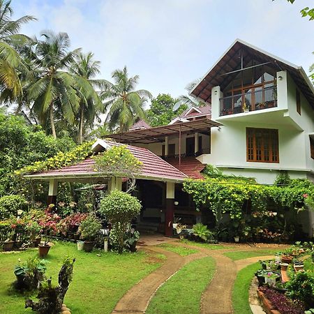 Maleyam Homestay Riverside Kóžikkót Exteriér fotografie